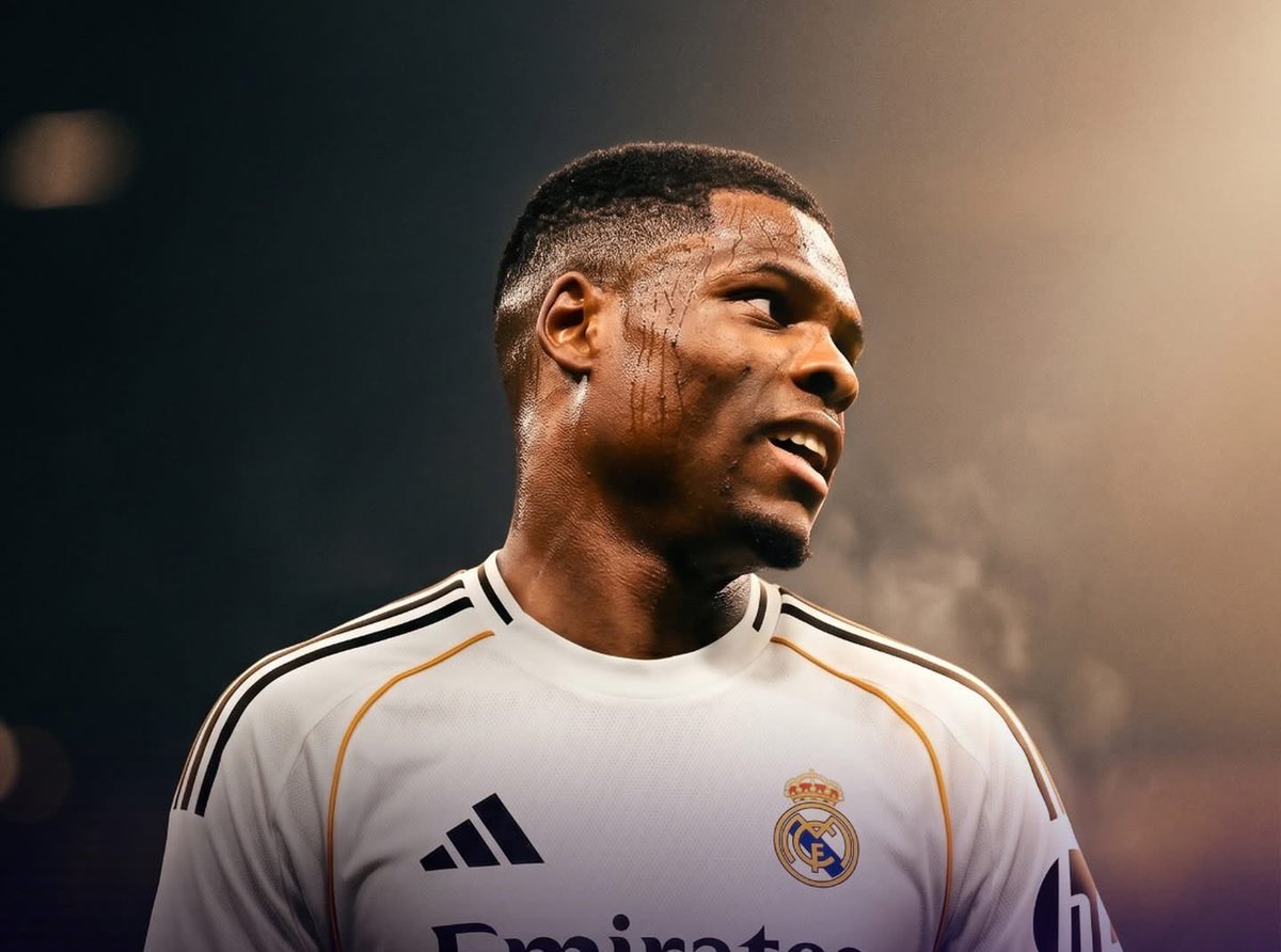 interfc's tweet photo. • شكرًا لكل شيئ للبطل دينزيل دومفريس ونأمل له التوفيق مع #ريال_مدريد 
• رجل يملك جينات إنتر ولذلك سيظل واحد منا إلى الأبد

🟦⬛️ https://t.co/rpoq9aW25n