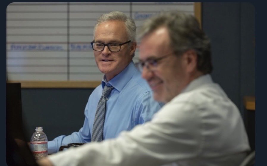 SteveCapus's tweet photo. Forever proud to have been Executive Producer of “CBS Evening News with @ScottPelley.” I learned something new every day - from this respected, principled journalist &amp; writer who simultaneously earned all of J’s top honors for his exemplary @60Minutes work
Photo: @clarkeLsmith https://t.co/3b1LpYXzko