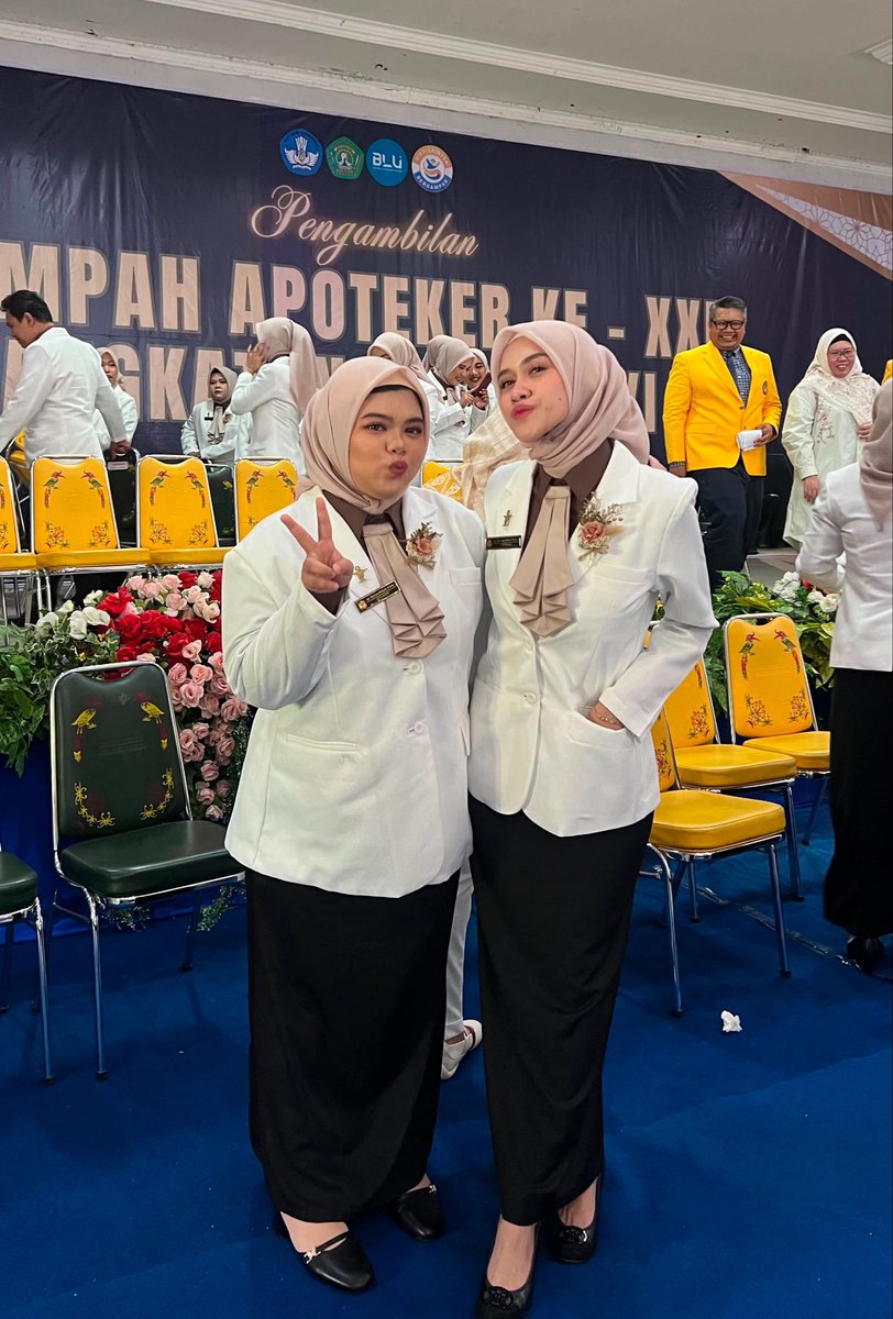 eaura's tweet photo. hwappy!! baru dateng di tanyain "mua dimna kak?" yaAllah tangan ini ajaib jugak wkwkwk https://t.co/xwqs4qQQxZ