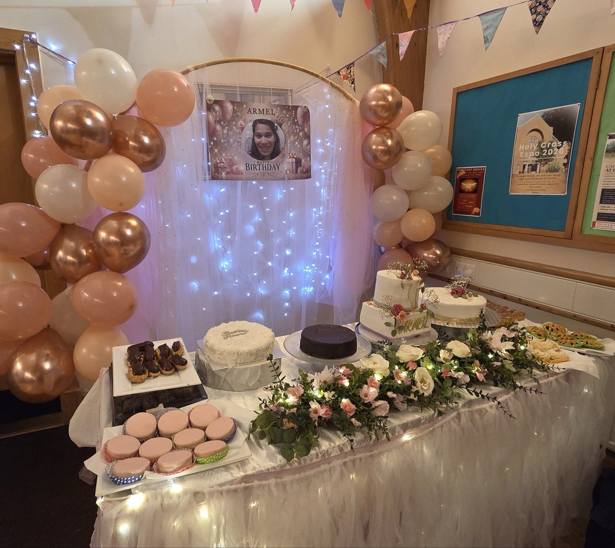cathypfeift's tweet photo. Cakes Heaven #cakes #love https://t.co/3kBw1bbB3Z
