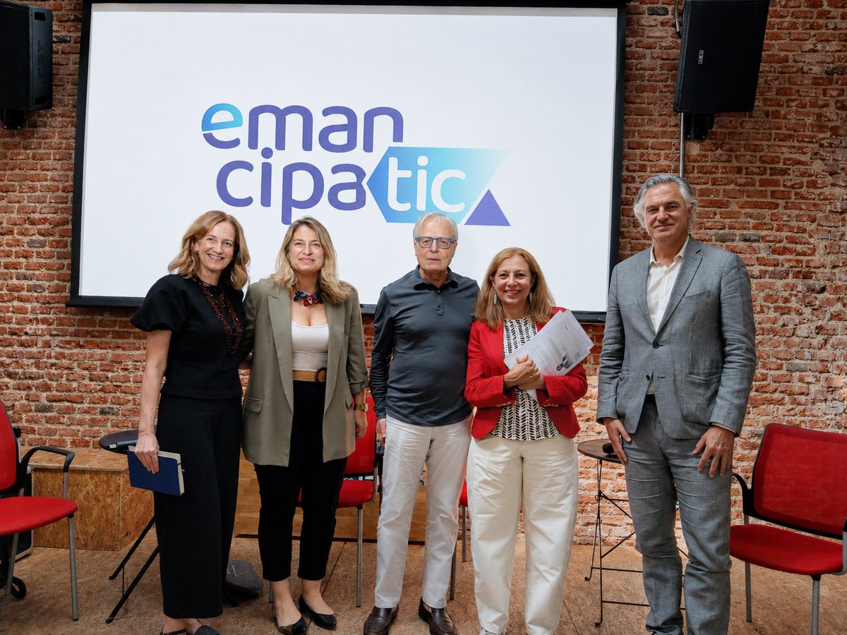 sectorceca's tweet photo. Avanzar hacia una banca más accesible y cercana para las personas mayores es clave. Nuestra Subdirectora General, Mónica Malo, abordó este tema en la jornada sobre #inclusión financiera sénior organizada por @emancipaTIC, defendiendo medidas multicanal, pedagógicas y preventivas. 👨‍🦳📲 https://t.co/Pq1tYwDzmG