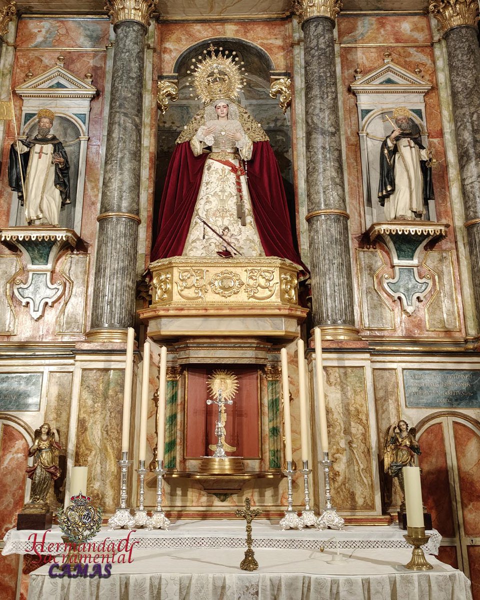 GranPoderCamas's tweet photo. La Stma. Virgen de los Dolores preside de nuevo el Altar Mayor de la Parroquia, para la celebración del Triduo eucarístico que comienza hoy.

Santa María Madre de Dios, mujer eucarística, tú que llevaste en tu seno al Pan bajado del Cielo, enséñanos a recibir a Jesús con tu misma https://t.co/CJHnXn8zv1