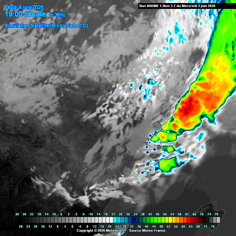 P4Estacions's tweet photo. Demà torna la inestabilitat generalitzada ⛈️

Amb l'arribada d'un front, tindrem una tarda acompanyada de tempestes que poden ser molt intenses especialment al nord-est. Arribaran també fins a la costa.

Poden deixar acumulats importants en poca estona i anar acompanyades de fenòmens de temps violent ⚠️