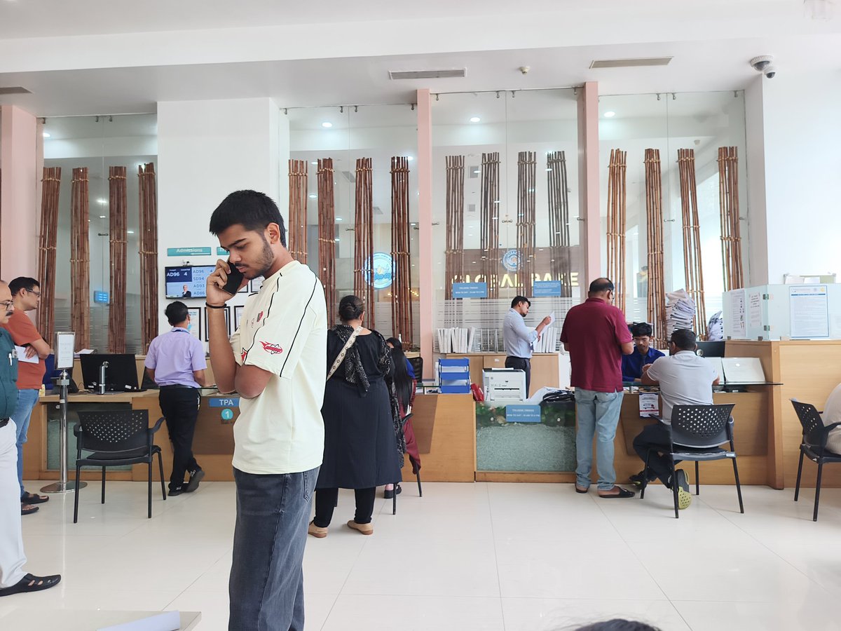 domishmi's tweet photo. @KDAHMumbai Shocking mismanagement at Kokilaben Hospital Outstation patients with pre-scheduled admission dates are struggling to get beds upon arrival. The staff's behavior is completely unprofessional and unhelpful. Is this the standard of a premier hospital? @KDAHMumbai @MoHFW_INDIA https://t.co/JamjVBmCiR
