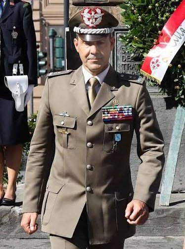 RadioGenoa's tweet photo. Everywhere General Roberto Vannacci goes, he receives a standing ovation. Perhaps we have found the strongman who can lead Italy. https://t.co/U8g01cCbfo