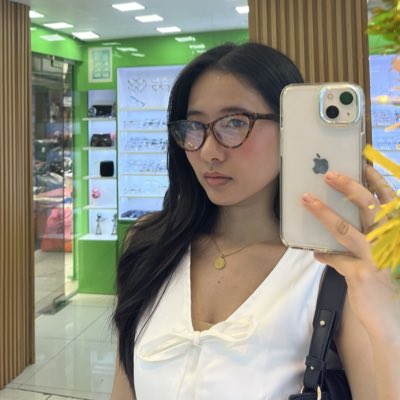 estudiamaria's tweet photo. Tapos naman na ang CPALE, ipis reveal na natin yan.

Yung fully nag-convince sakin na ituloy ang accountancy ay nung tinitigan ko mukha ko sa pictures and inisip kung mas bagay ba sakin tawaging CPA or Engr.???

I guess, CPA 🤷🏼‍♀️

#NewProfilePic https://t.co/VNQjLvNNT8