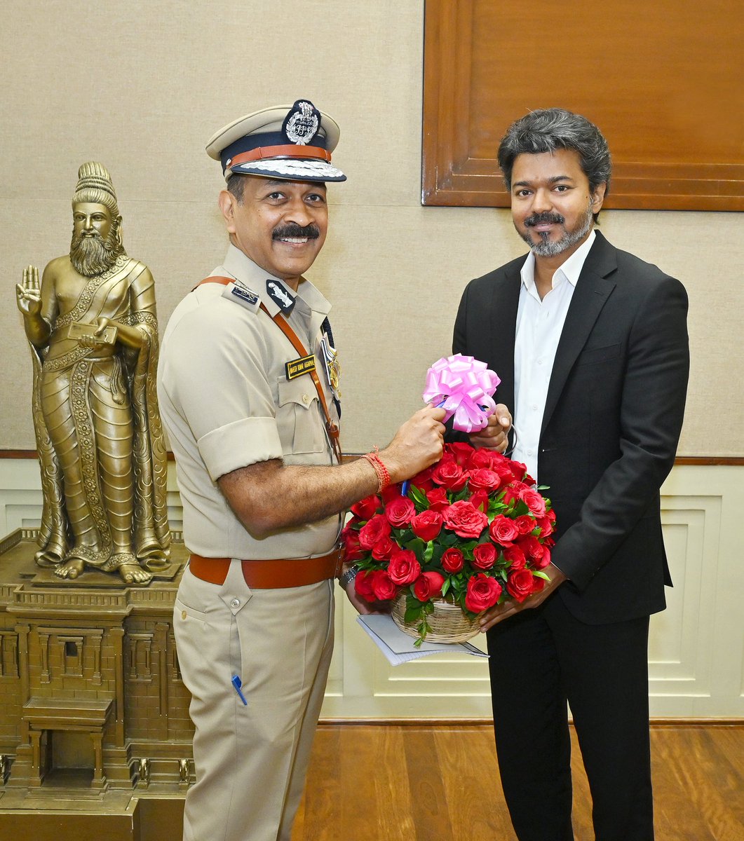 CMOTamilnadu's tweet photo. மாண்புமிகு தமிழ்நாடு முதலமைச்சர் திரு.ச.ஜோசப் விஜய் அவர்களை இன்று (3.6.2026) தலைமைச் செயலகத்தில், 
காவல்துறை தலைமை இயக்குநராகப் பொறுப்பேற்றுக் கொண்ட திரு. மகேஷ் குமார் அகர்வால், இ.கா.ப. அவர்கள் 
சந்தித்து வாழ்த்துப் பெற்றார்.
#CMJosephVijay‌ https://t.co/bIhTt7VJ9n