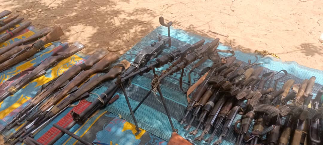 KargnHasret's tweet photo. #Mali
Local sources reportedly, many Dozo militias (Dan Na Ambassagou) and villages in Bandiagara have signed an agreement with JNIM and surrendered their weapons. https://t.co/2tAUCFsa3B