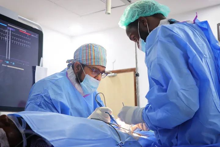 SubcountyAdmin's tweet photo. The Cath Lab team at @CoastReferral has successfully performed a Thoracic Endovascular Aortic Repair (TEVAR);a minimally invasive procedure that treats life‑threatening aortic conditions while helping patients recover faster.  
#CGTRH #MombasaCare #InnovationInCare #AfyaMashinani https://t.co/2sbaXDpqW7