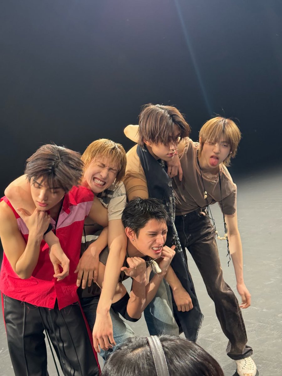 星星 tweet media