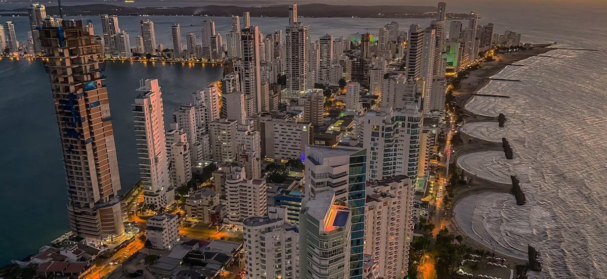 Rob__91's tweet photo. @BokettoDR4 @Harlan631 @klkmanitordx @LatamData Edificios tenemos en Medellin, Cartagena, Bucaramanga, Bogota, etc. Eso es algo normal en Colombia. Mejor ve a sacar la visa para ir a Europa. https://t.co/3MSZVph5SH