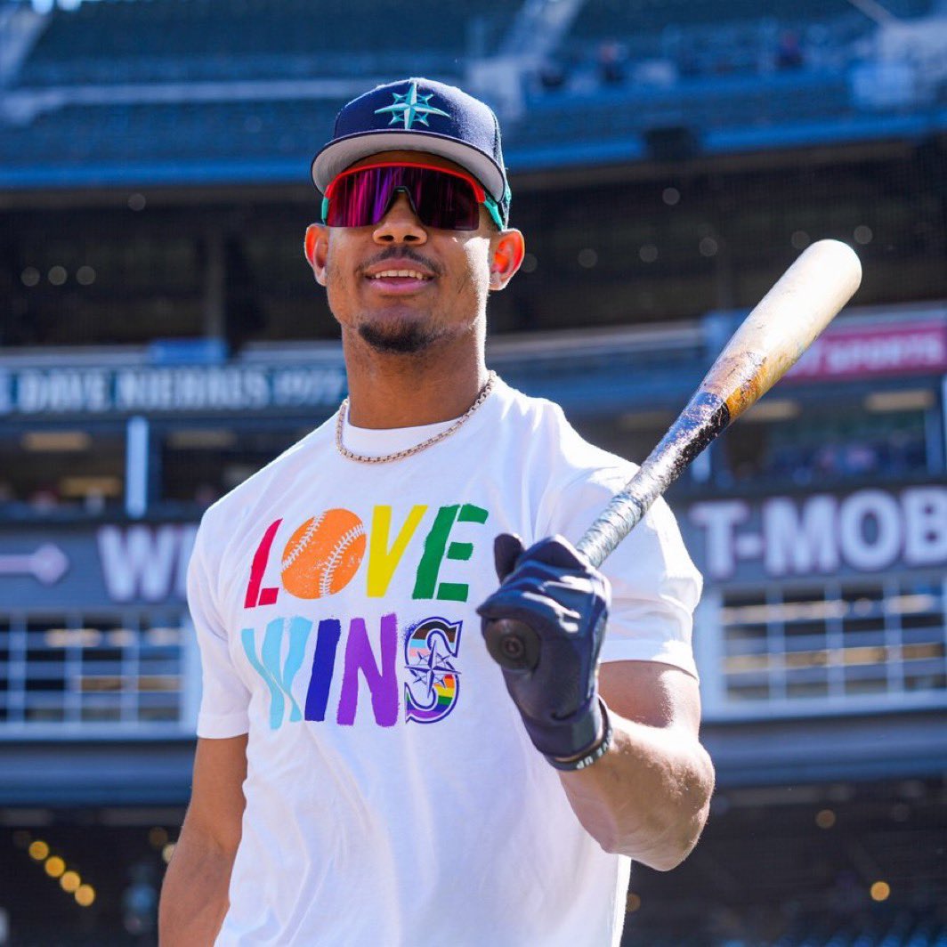marxiners's tweet photo. JULIO ❤️💛💚💙💗 https://t.co/JQZnAnaN0f