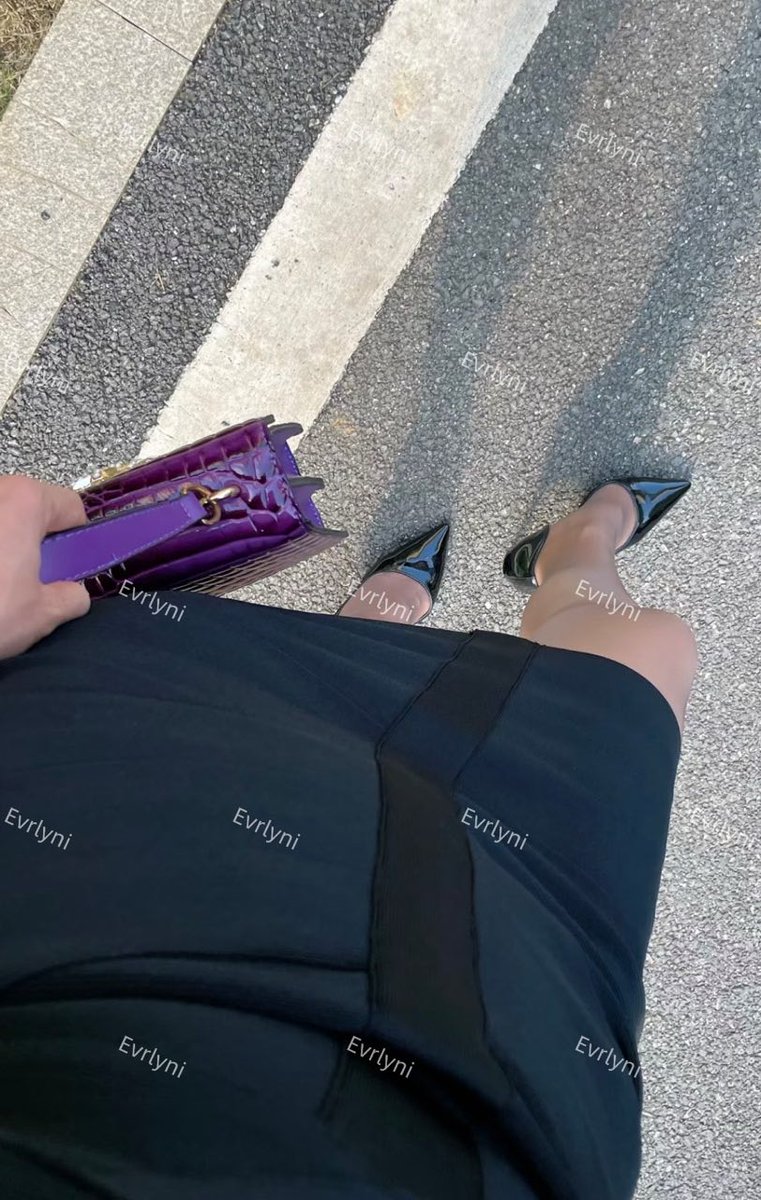 Evrlyni's tweet photo. 姊姊有不同風格的制服 😈
代表姊姊不同的心情😉
今日紫色心動💜 https://t.co/EZG5ckhftQ