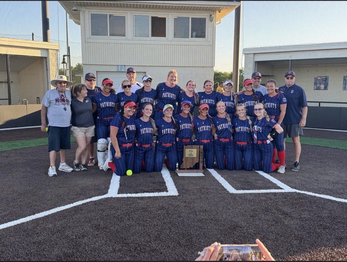CoraD2027's tweet photo. What a night! Back to back regional champs! Next up semi state! https://t.co/gPmrN40lXT