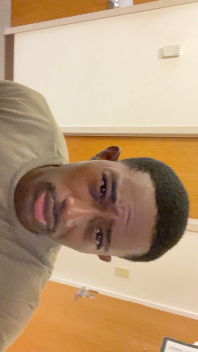 allism2's tweet photo. where the feets at https://t.co/bLqiPKtRdM