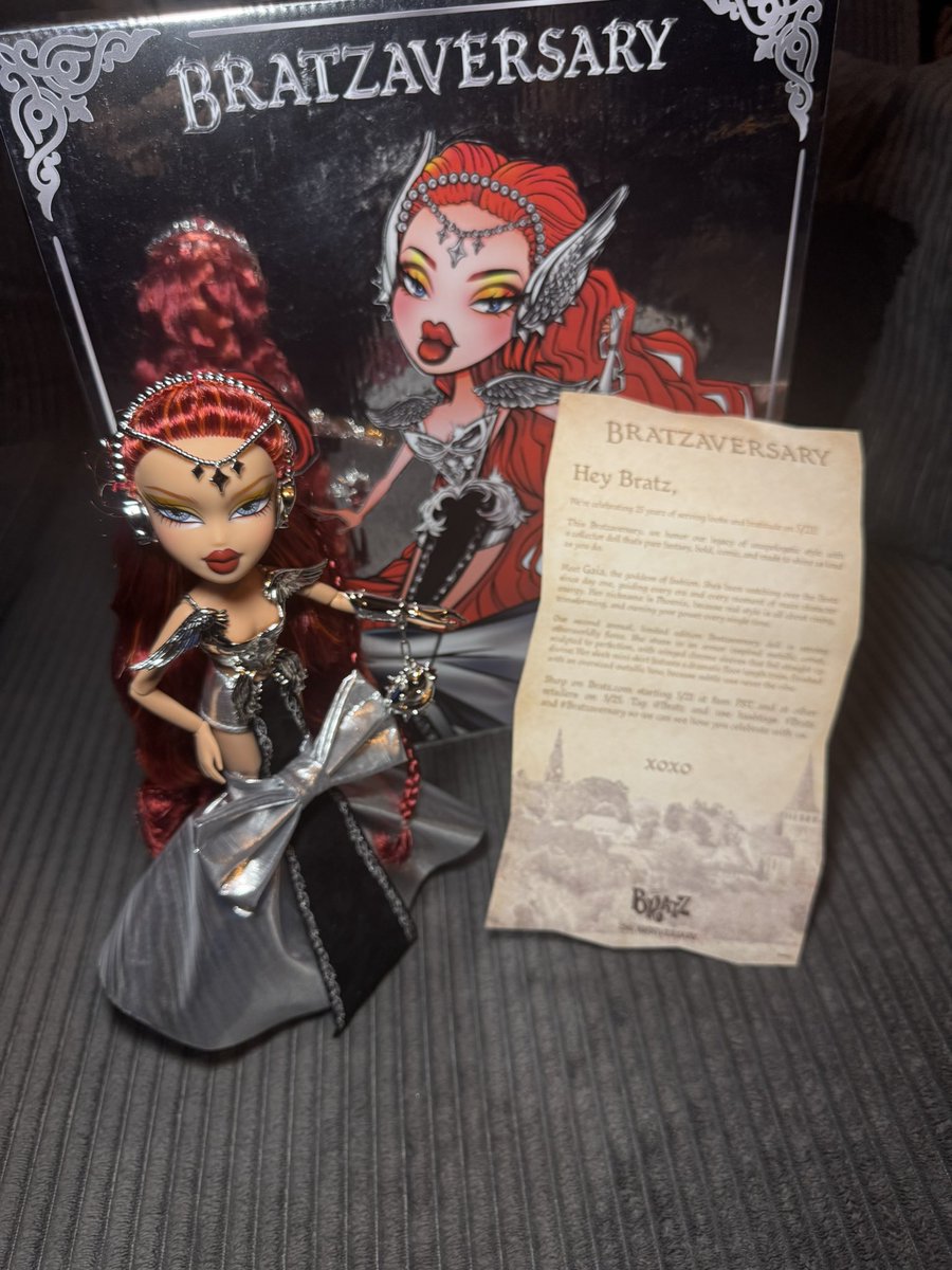 HuntrFaulknr's tweet photo. Unboxed the Bratzaversary doll on my tiktok ✨
https://t.co/HS3UBAx78m https://t.co/TgAmiQTyx3
