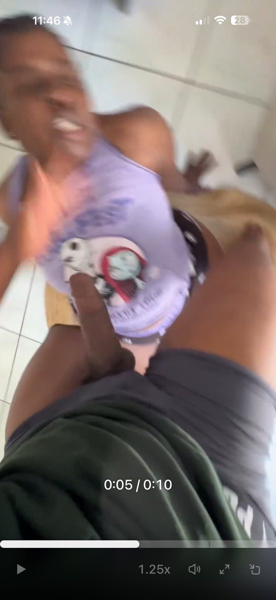 AirItOut00's tweet photo. @EatMahApples Boy wtf😂😂😂😂 https://t.co/ckKwsBPv5t