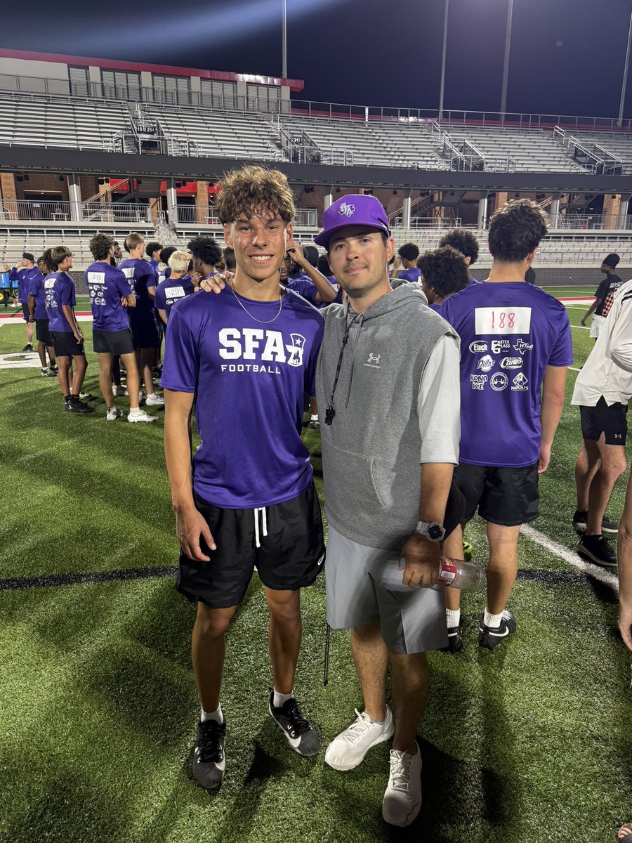 AndrewGaddis_11's tweet photo. Had a great time competing at the SFA Camp tonight! Grateful to the coaches for speaking with me and allowing me to compete against the upperclassmen in 1-on-1s (3-0). Thank you @CoachNikNelson for the invite! Excited for what's ahead! #RTR https://t.co/4my50obryE