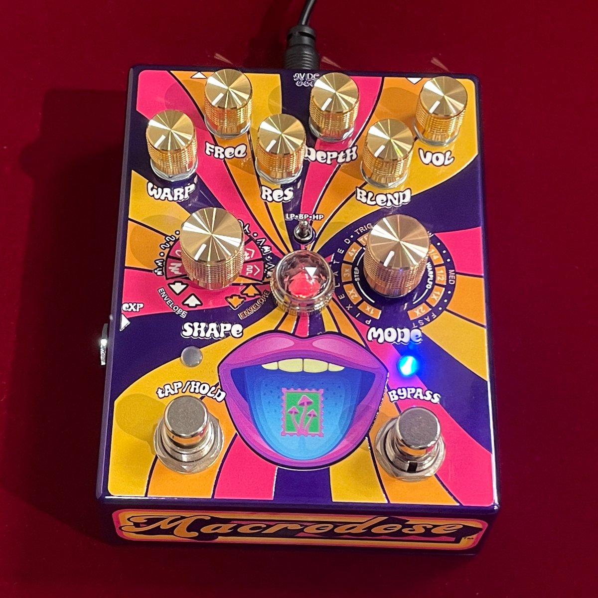 ROCKINN_namba's tweet photo. 【#ロックイン難波】待望再入荷!気になるフィルター「#AllPedal」の"Macrodose"。ド派手な外観が個性的ですが「#Subdecay」創業者との共同開発により、あの生産完了の傑作モデルに改良を加えたようなサウンド&機能を彷彿させます!ベーシストの皆さんぜひお試しください!→https://t.co/9XbEdGiLys https://t.co/yaOjvzcySj