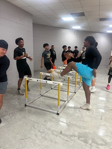 CoachGrahamFB's tweet photo. Great Day 2 and Even Better Energy and Focus!!!! #GoldStandard #StrongerasOne #BlackGold https://t.co/Cet2QWYsPp