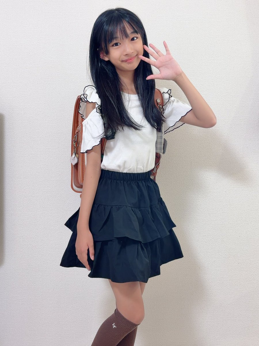 DP_AKINA's tweet photo. こんにち🏠あーちゃん·͜· ꕤ︎︎
学校の時間だー🏫
歴史は出来なくなっちゃったけど席替え💺が楽しみ😊
あと久しぶりのバレーボール🏐もあるよ♪︎

行ってきます🌈
 #ピコラビ  #PikoRabbit    #谷口明奈 
 #台風６号 https://t.co/WuJ0fXJ4xK
