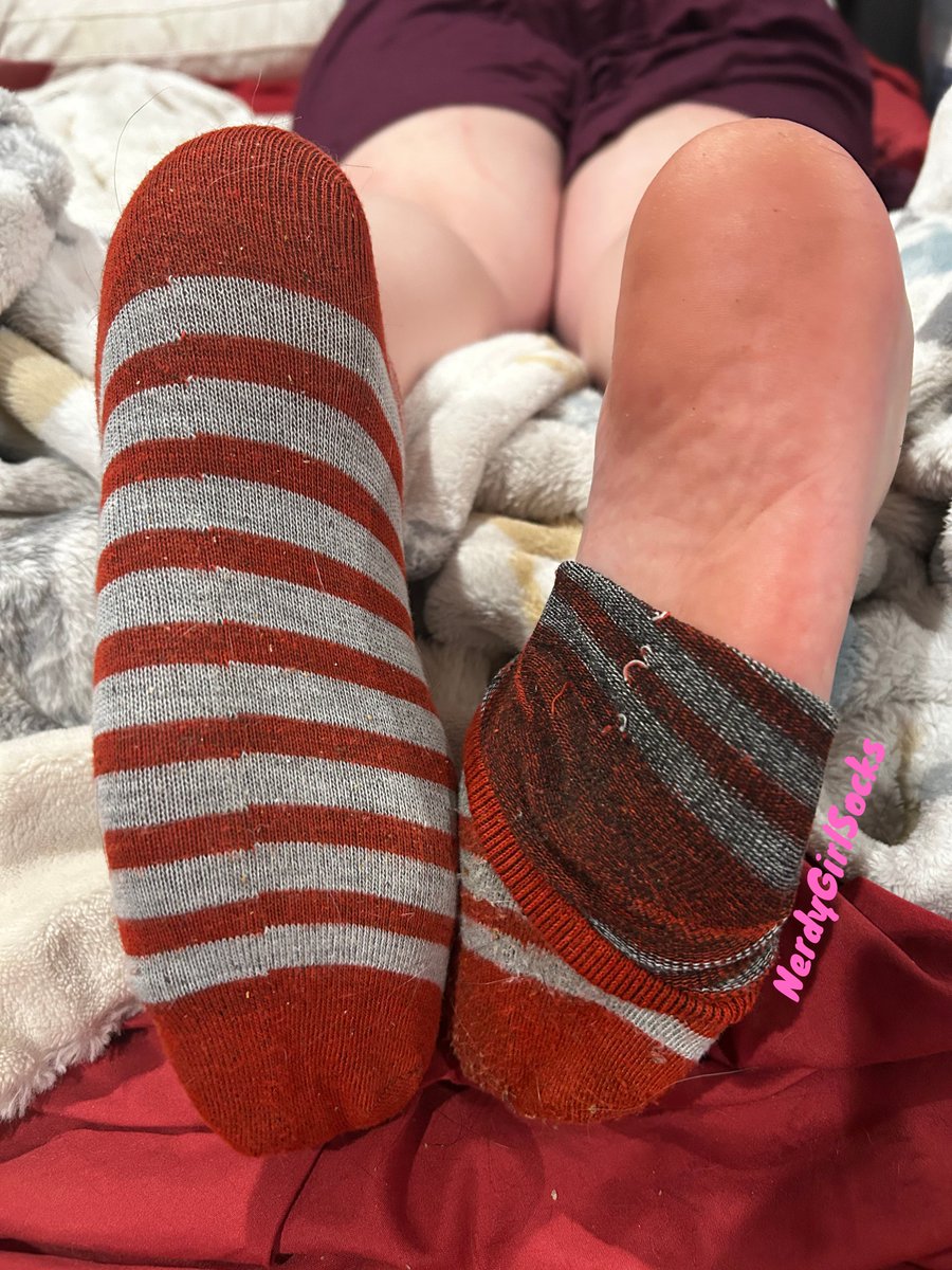 NerdyGirlSocks's tweet photo. Part 2, the removal! Want to see the full thing? Check out the video on Youtube 😘

#ytshorts #shorts #feet #socks #socksoff #fypシ゚ #explore https://t.co/srTe7jvqaH