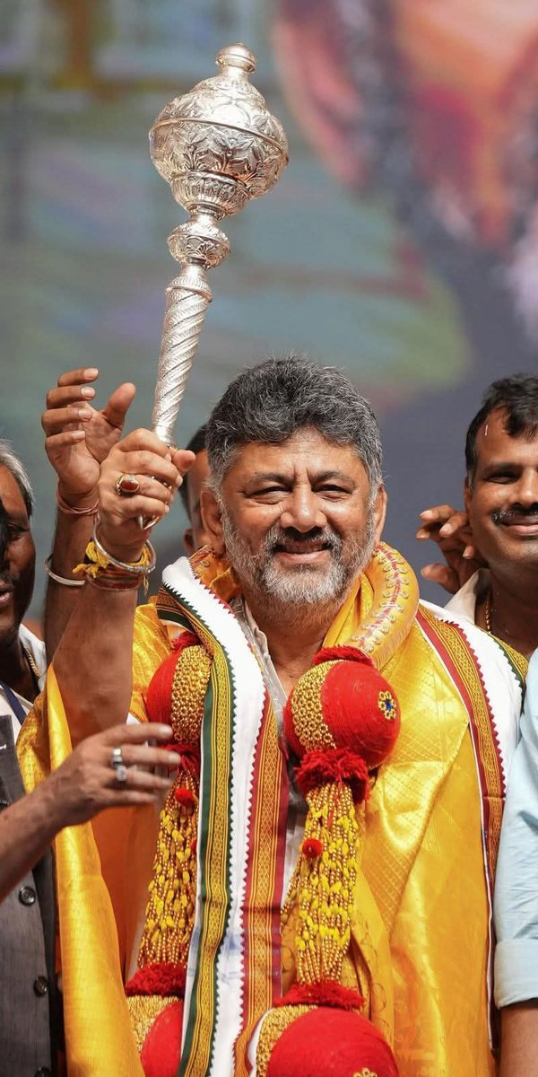 CRIMEFILE2012's tweet photo. ಇಂದು ರಾಜ್ಯದ 25ನೇ ಮುಖ್ಯಮಂತ್ರಿಯಾಗಿ ಪ್ರಮಾಣವಚನ ಸ್ವೀಕರಿಸುತ್ತಿರುವ ಶ್ರೀಯುತ ಸನ್ಮಾನ್ಯ ಡಿ. ಕೆ. ಶಿವಕುಮಾರ್ ರವರಿಗೆ ಕ್ರೈಂ ಫೈಲ್ ಪತ್ರಿಕೆಯ ಪರವಾಗಿ ಅಭಿನಂದನೆಗಳು https://t.co/XROwwmooZZ