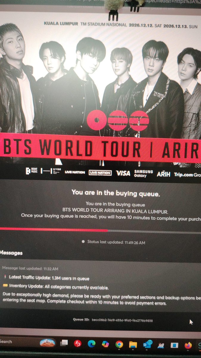 qimCooky's tweet photo. LAHHH 1.3M pulak dh queue.. Nak muntah nak berak semua ada ni

#BTSinKL https://t.co/xzNUzuvysq