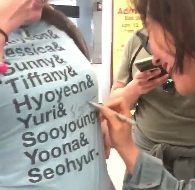 soshiigirl's tweet photo. yuri signing someone’s tits https://t.co/8UVUePRUp3
