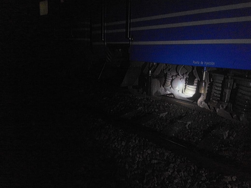 26deLasTunas's tweet photo. 🚨¡‼️ATENCIÓN‼️! Sin víctimas descarrilamiento en #LasTunas del tren de pasajeros #SantiagodeCuba-#LaHabana ℹ️ 🚂 https://t.co/PqlmYcEU0u