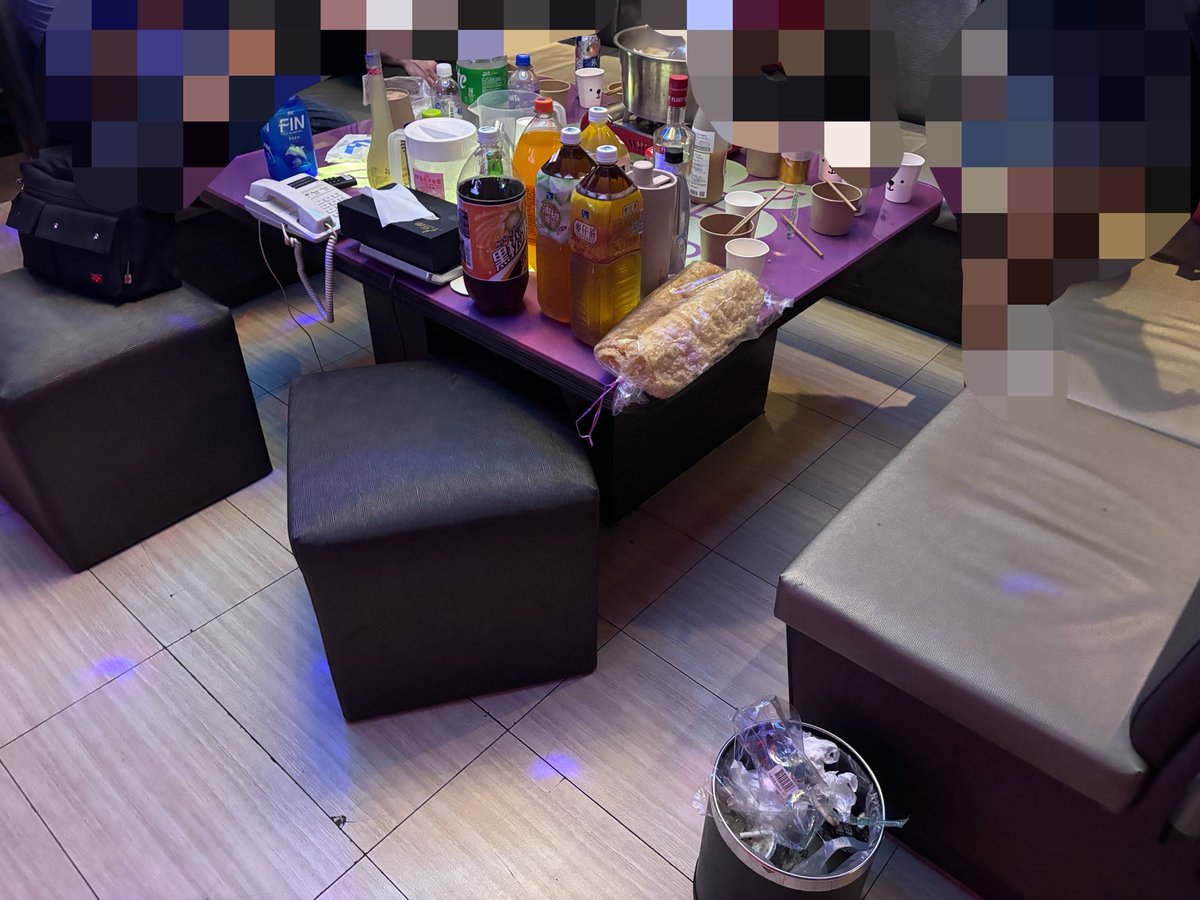 Radblue1115's tweet photo. 6/27 一年一度🎂生日派對🎉
🗺️地點：台中某汽旅
徵夫妻，情侶，單女，單男（會塞選唷）
目前內建：兩對
有吃有喝飲料酒類喝到夠
快來一起來同樂吧！ 

歡迎私訊報名唷

當天吃吃喝喝不醉不歸🍻

#台中    #生日派對    #不醉不歸🍻
#單男 #單女 #夫妻情侶 https://t.co/XdwXtqtHtl