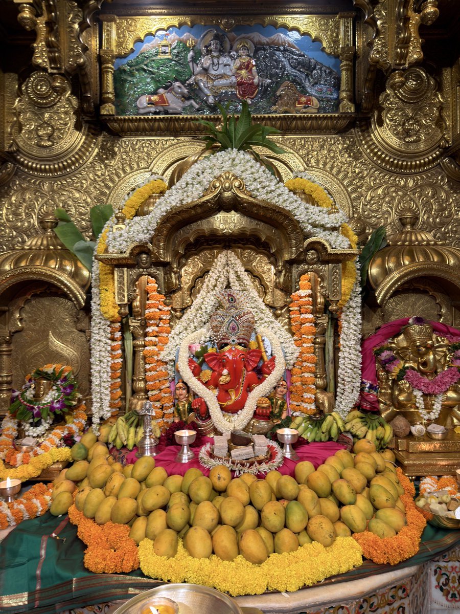 PracticalSpy's tweet photo. 🙏गणपती बाप्पा मोरया 🌺 मंगलमूर्ती मोरया 🙏 प्रातःकालीन आरती के दर्शन 

🙏Ganapati Bappa Moraya 🌺 Mangalmurti Moraya  🙏 03/06/2026 https://t.co/lrH9TXuZ07