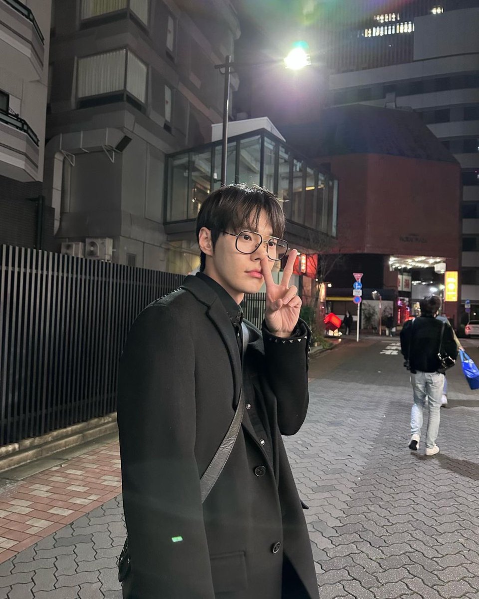 Do0oun's tweet photo. 남친짤 대거 생성한 날 https://t.co/HahmVTvWMR