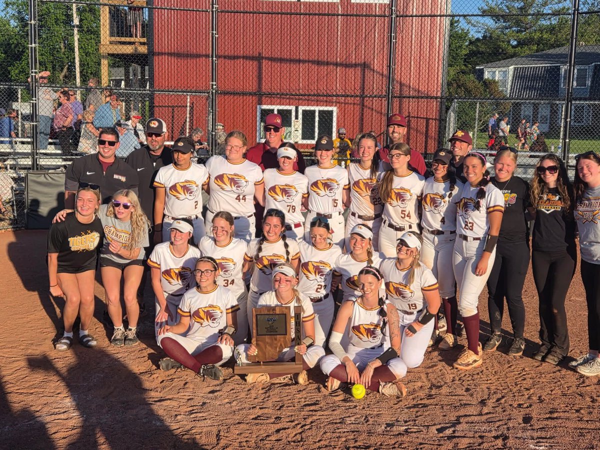 kinley_webb_19's tweet photo. b2b regional champs!! @JMUSoftball @Coach_LaPorte @grace14chelemen @samgress_ @ArmorEliteFox @AMHSSoftball24 @hunt_Rob @michelle_garmon https://t.co/tsQnQoxbQy