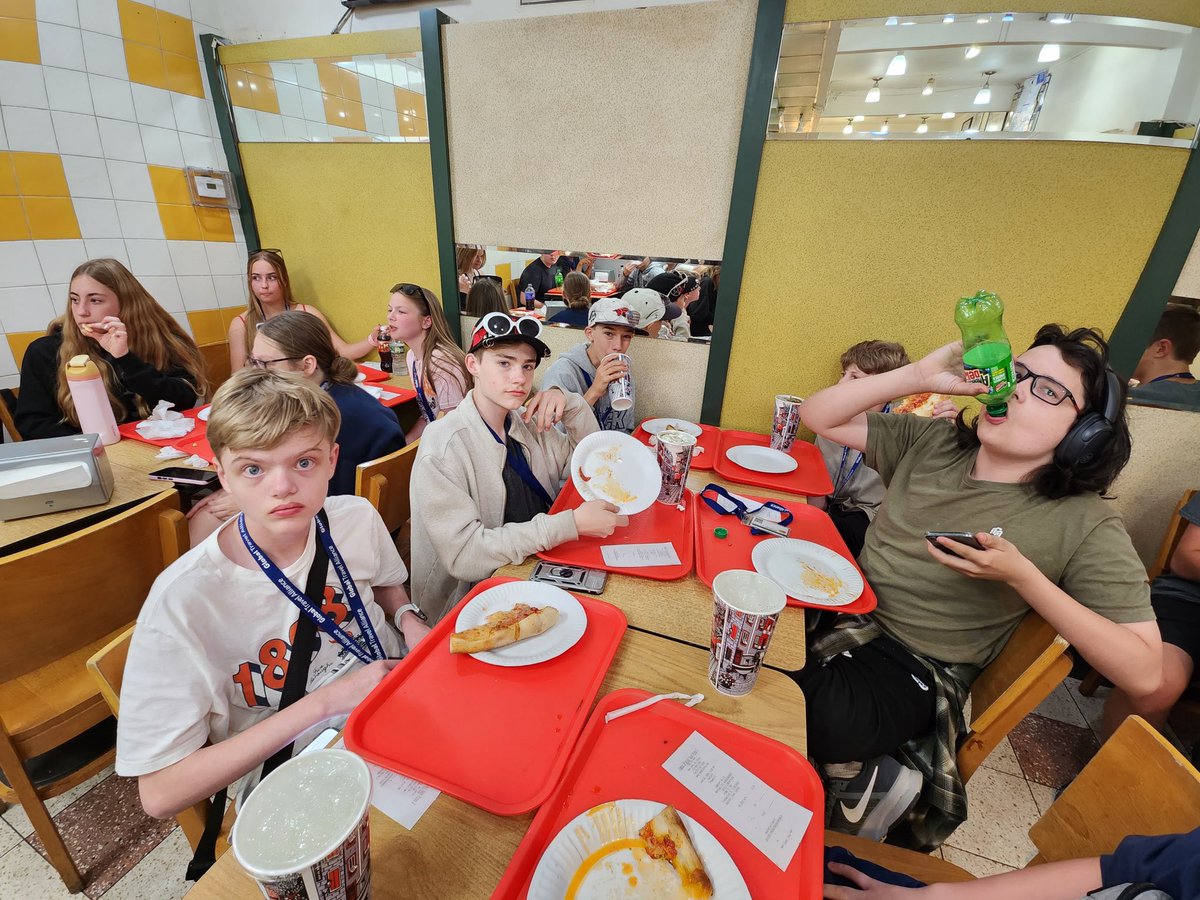 nefillemans's tweet photo. New York Style Pizza!  And FRUIT CUPS!  The Williams’ LOVE fruit cups!  @millardcentral #milDCtrip2026 https://t.co/dp2Fvlu9UT