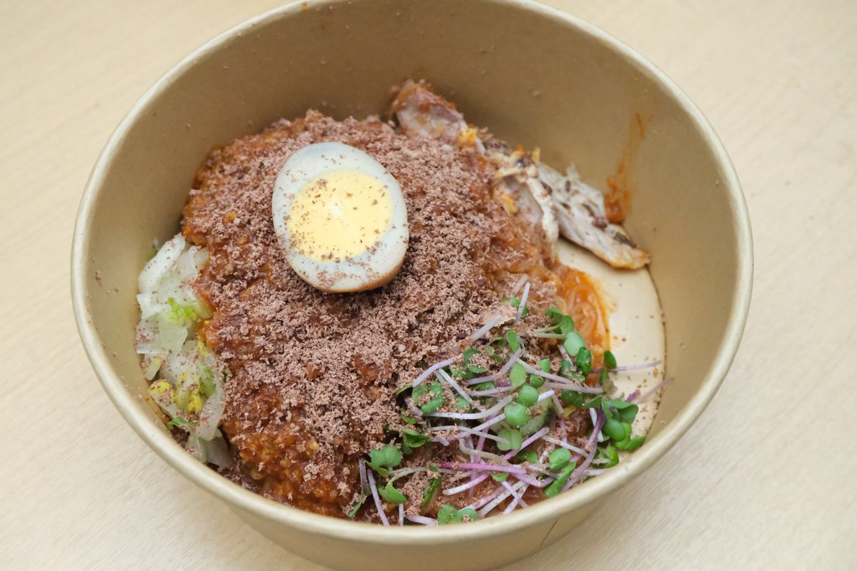 saki___c's tweet photo. アマゾンカカオのハッピーセット🤎
桃✖️カカオのジェラート
ビビン麺
紫蘇のスカッシュ

久々のビビン麺は軽めの麺でツルツル！
しっかり旨辛で辛党歓喜です
#生活のたのしみ展 https://t.co/gd9WC6CBLE