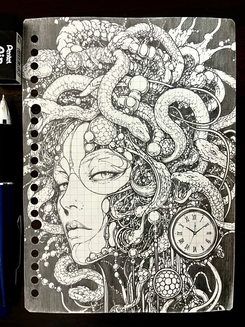 scat_zero's tweet photo. 【作品紹介】 
ルーズリーフにシャーペンで極限まで描き込んだモノクロ線画。
モチーフ：メデューサ 
コンセプト：【止】【時】【冷】【鉄】 
機械仕掛けのように無機質で、冷たく佇む世界観をすべて手描きで表現しています(Not AI)
🎨Skeb窓口準備中
https://t.co/LUwBP6ZQxw
#手描き #アナログ #Skeb https://t.co/DSm1lqkmd1