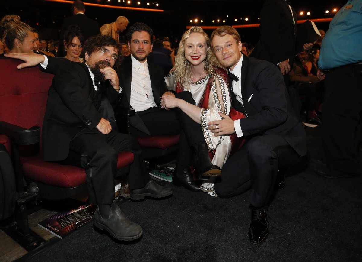 frontrowjp's tweet photo. 『ゲーム・オブ・スローンズ』キット・ハリントンとピーター・ディンクレイジが対談へ https://t.co/OScxh93rRy https://t.co/MxIYZPrVxg