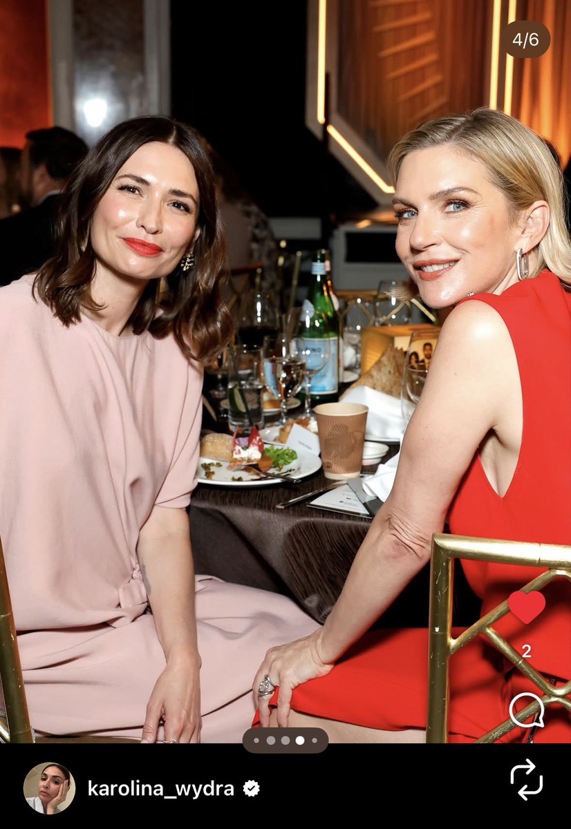 beasluthor's tweet photo. 50% of karolinas post being solo pics with rhea im dead https://t.co/oquzsxyak7
