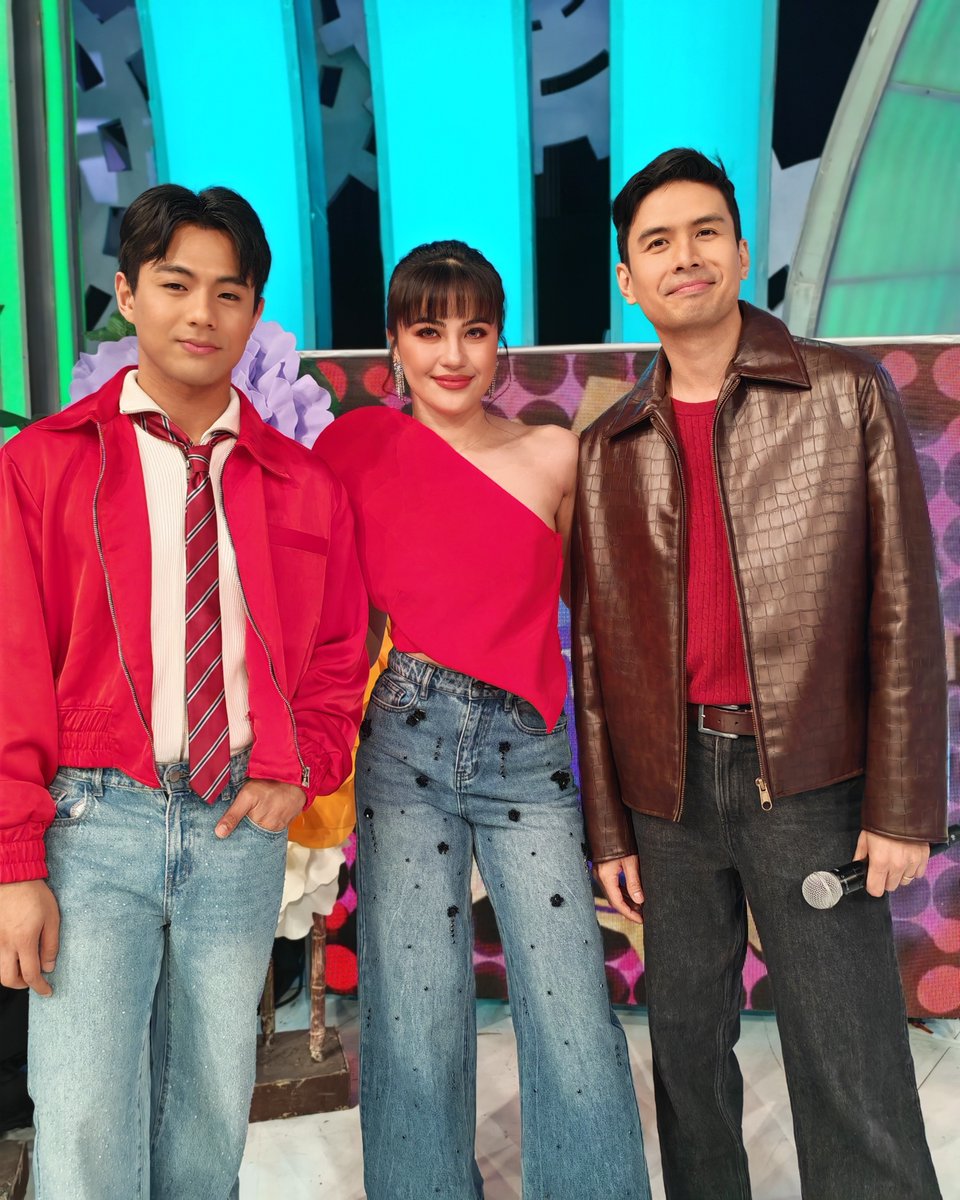 gmanetwork's tweet photo. Sabay-sabay sa kantahan at kulitan sina Julie Anne San Jose, Christian Bautista, at JL Toreliza sa TiktoClock! 🎤✨

Watch #TiktoClock every 11:00 a.m. from Monday to Friday on GMA.
For more #TiktoClock content, visit: https://t.co/g4zlhdorsx https://t.co/xaBFo69ZB8