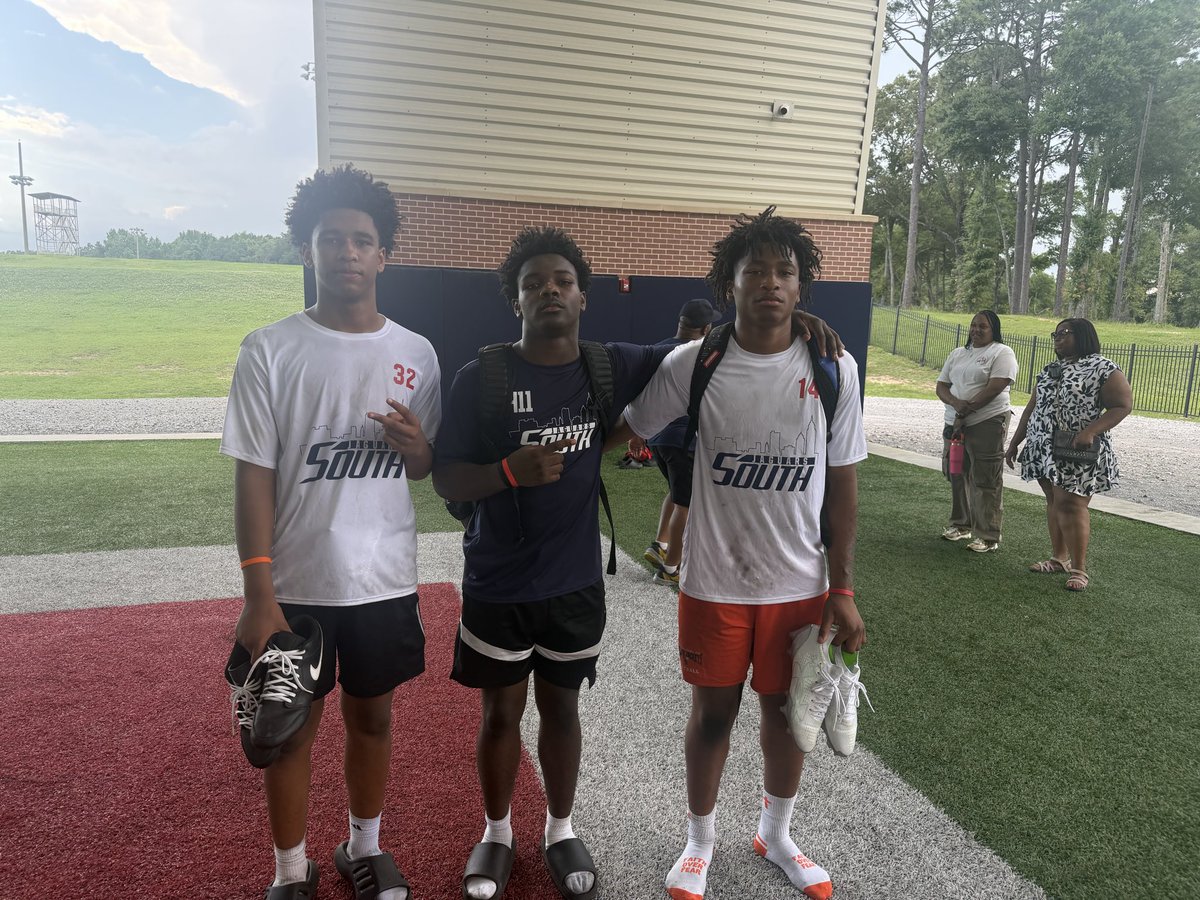 Lj_Fluker's tweet photo. Had a great time at south Alabama  camp competing along side my teammates #gojags. @Dylan1BrownTD  
@the_coachmentor @CoachDFaulkner @QuintinProffitt @DJTheWarrior76 https://t.co/0zEtGP6yxU