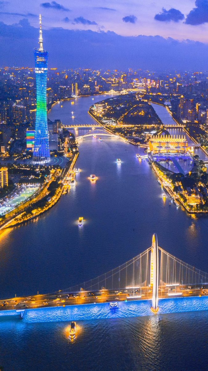 ChanJoe18's tweet photo. Guangzhou: watch the city light up from Canton Tower, then cruise the Pearl River at night. https://t.co/QHT736ab3y