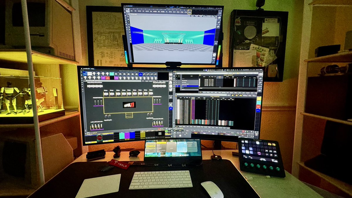 garysutherland's tweet photo. Been working on Pre-Viz today, getting ready for a week long gig that starts next week.
#LightingDirector #LightingDesgin #LightingProgrammer #Programmer #MA3 #GrandMA3 #operator #SGSCreations #SGarySutherland #GarySutherland https://t.co/uvFtcK17rX