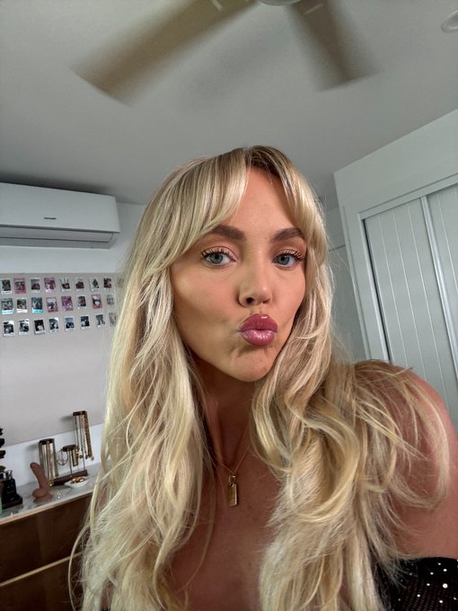 Annie Knight 💘 Top 0.01% - https://t.co/xPLNqE8WZC kisses 💋 https://t.co/21UiuSqq9T