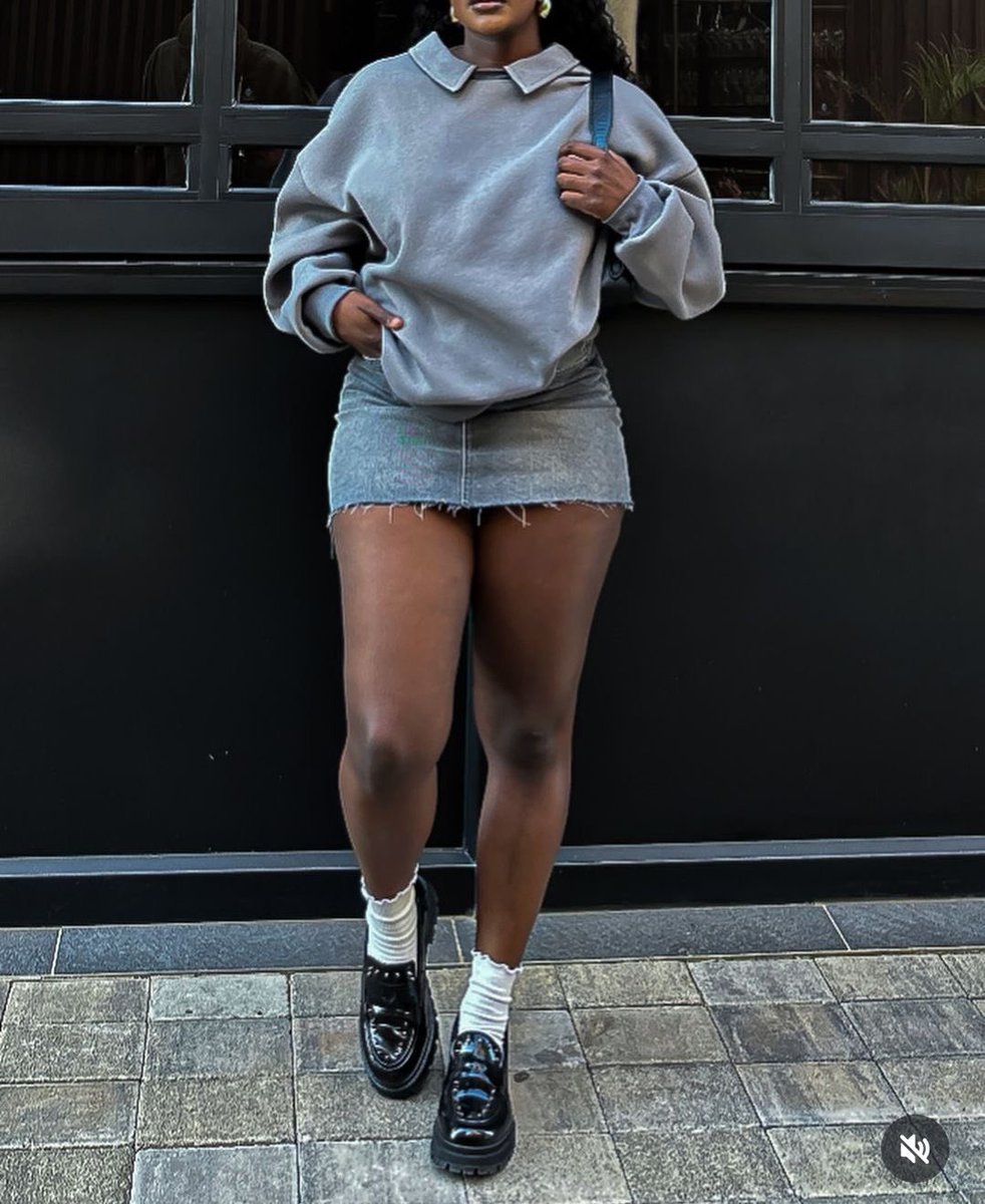 softblurss's tweet photo. Mini skirt outfit Inspo 😍 https://t.co/sMxDzN8Peb