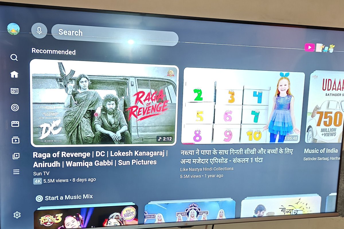 amolsham's tweet photo. My Toshiba TV is showing a display line after just one year of use! 😩 This is so frustrating. I'm requesting a ban on @Thoshiba in India. 📺😡 #ProductFail @GoI_MeitY @flipkartsupport https://t.co/po0NniBh5n