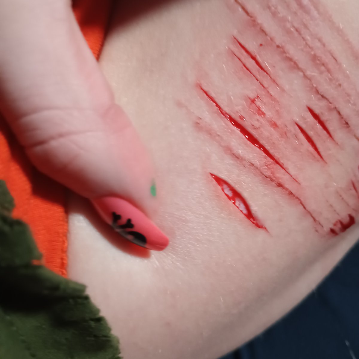 ItsObviLina's tweet photo. Sesh w irl friend!!! +New blade 🤤#shtwt #shedtwt https://t.co/AXayWnEaZT