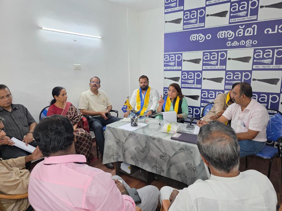 OberoiShelly's tweet photo. Met all State Executive Committee members and District Presidents of Kerala to discuss ways to further strengthen our organization and expand its reach at the grassroots level. https://t.co/qpvUPsdEqO
