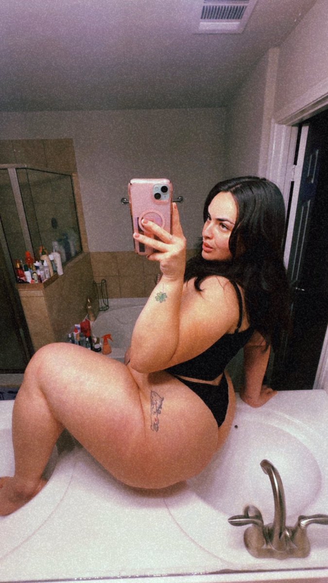 aliiibaeee's tweet photo. eat da peach 🍑 🍽️🤲🏻 https://t.co/r1lFLhpARf