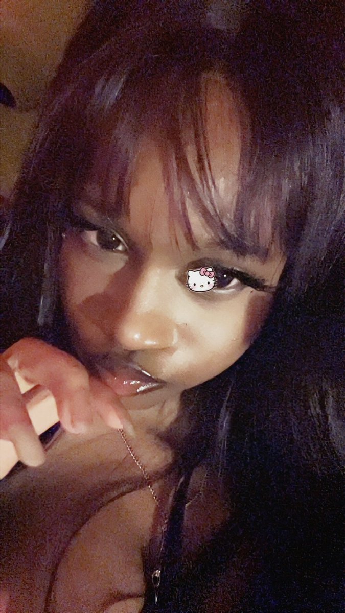 hellookkity's tweet photo. who else got work tmrw https://t.co/QSgJwkniVJ